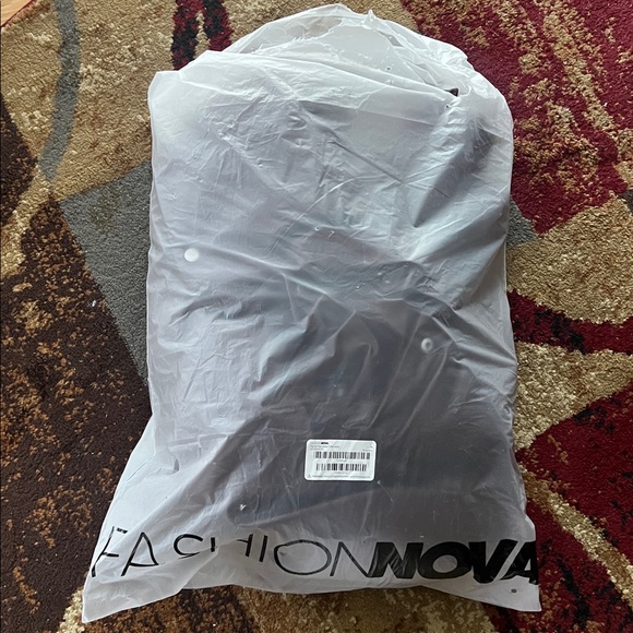 Fashion Nova Deep Burgundy Puffer Jacket - Picture 7 of 7